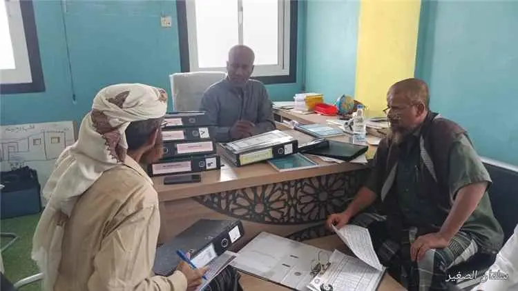 مدير إدارة التعليم الأهلي وممثل وزارة التربية والت...