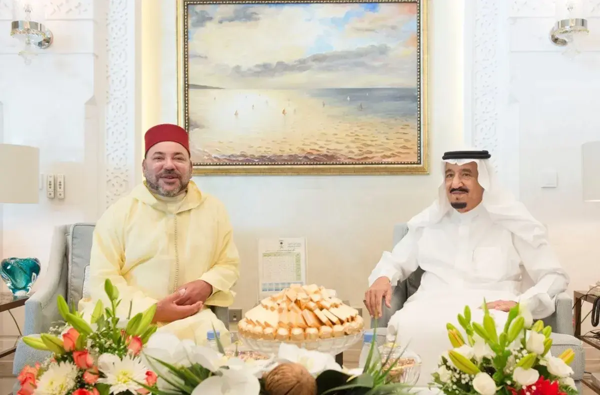 الملك محمد السادس يدين الهجمات على السعودية ويؤكد تضامن المغرب