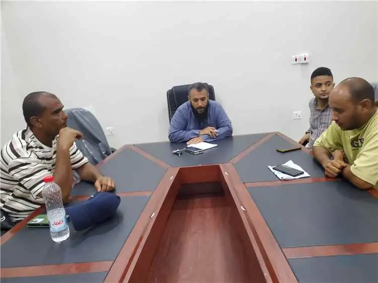 مدير عام التواهي يلتقي اللجنة الإشرافية لمتابعة شؤ...