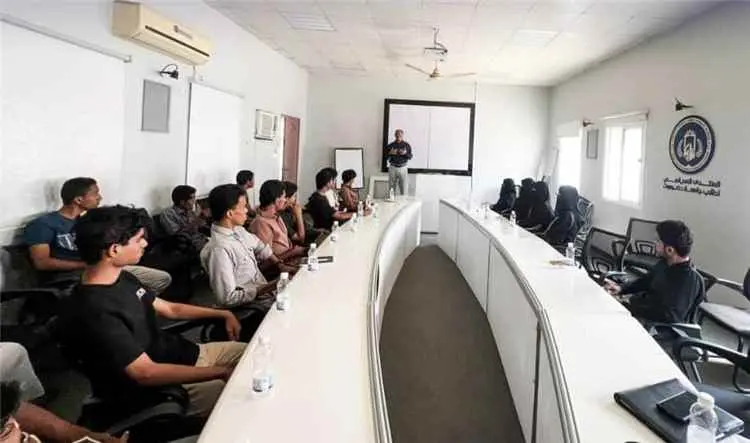 المنتدى السياسي بجامعة حضرموت ينظم محاضرة بعنوان "...