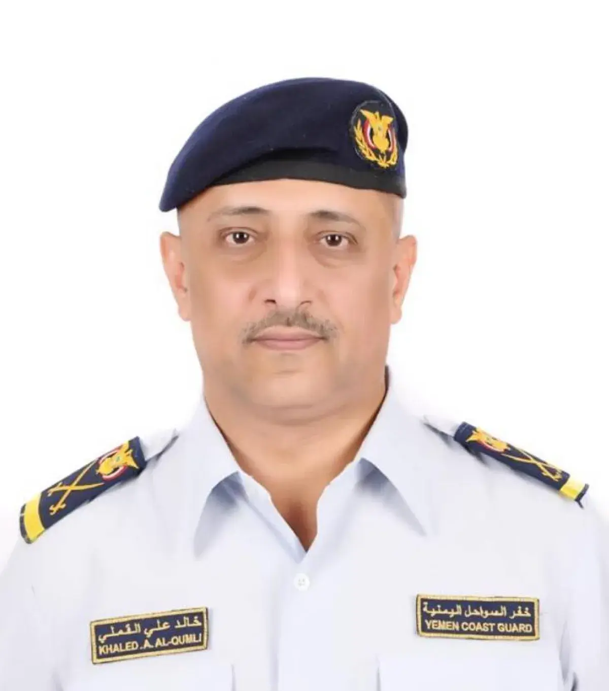 رئيس مصلحة خفر السواحل: سفن تهريب الحوثيين باتت تت...