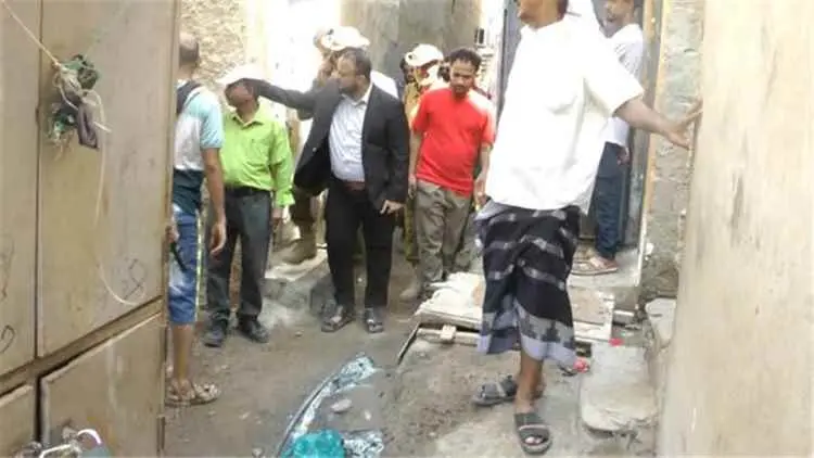مدير عام المنصورة يتفقد بلوك 5 استجابة لمطالب الأهالي ويتابع معالجة مشكلة الصرف الصحي