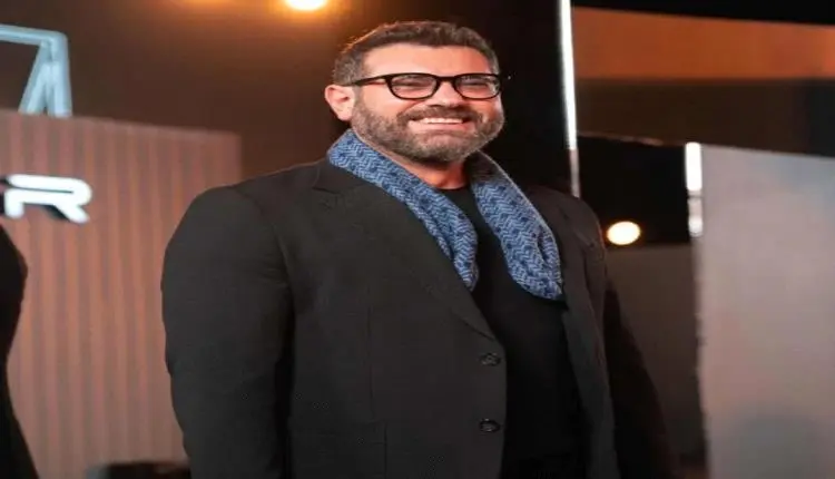 عمرو يوسف ومحمد ممدوح يرقصان الراب للترويج للجزء ا...