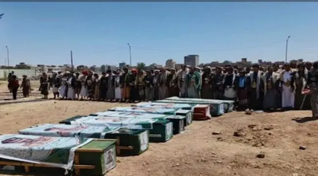 الحوثيون يشيعون 18 من مقاتليهم بينهم 5 قيادات برتب عسكرية