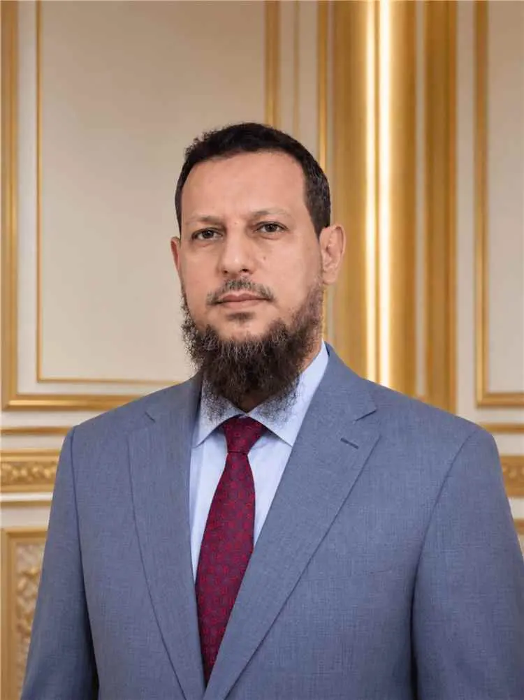 المحافظ شيخ يوجّه بصرف حافز المعلمين في عموم مديري...