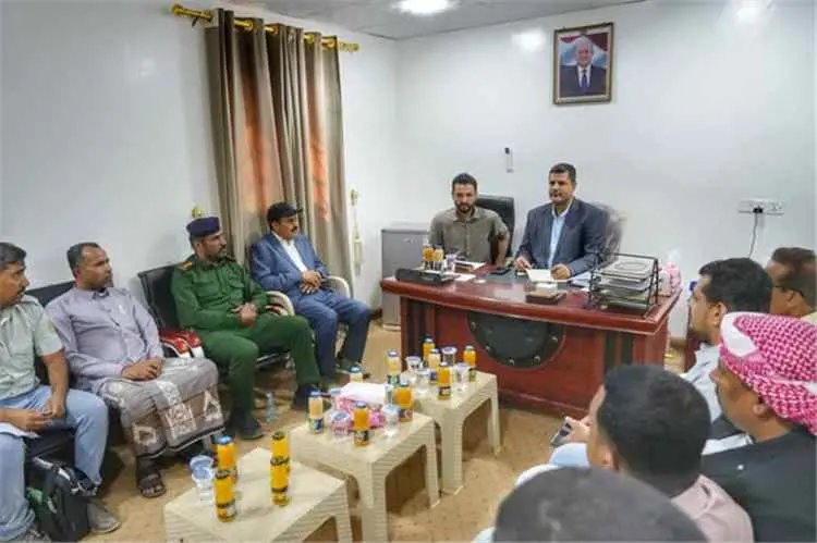 وكيل حضرموت للشؤون الفنية يعقد اجتماعا موسعا مع قي...