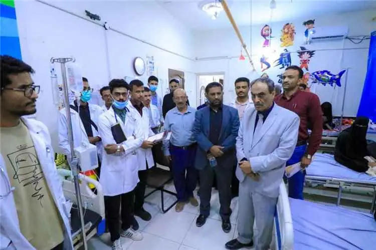 أمين عام محلي شبوة يزور مستشفى الأمومة والطفولة بع...
