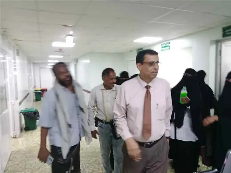 مدير عام مكتب الصحة بلحج يطلع على جاهزية مستشفى ابن خلدون ويؤكد على مضاعفة الجهود لتقديم الخدمات الصحية للمرضى