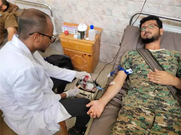 مستشفى صلاح الدين العسكري بالبريقة يحتضن حملة التب...
