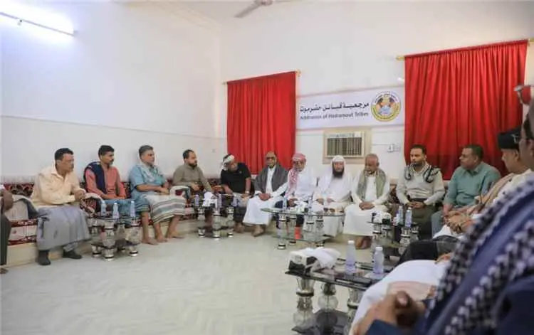 وفد من مؤتمر حضرموت الجامع برئاسة الأمين العام يزور مرجعية قبائل حضرموت في سيئون