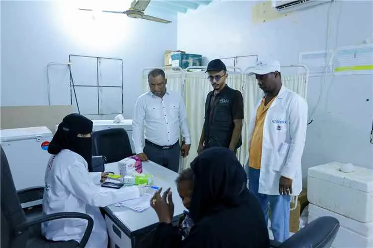 المركز الصحي بميفع يستقبل القافلة الطبية لتعزيز ال...