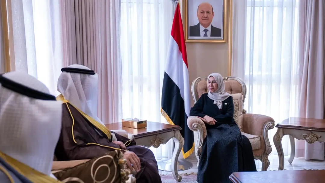 وزيرة الخارجية تبحث مع السفير الكويتي مستجدات الأو...