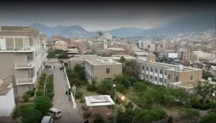 فضيحة المستشفيات.. عمولات وفساد قيادات المليشيات على حساب جراح أطفال تعز
