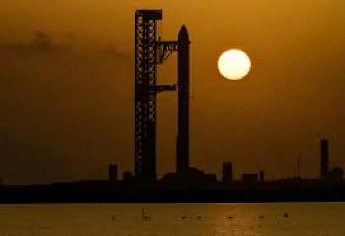 عطل في محرك ستارشيب يهدد جدول ناسا للعودة إلى القم...