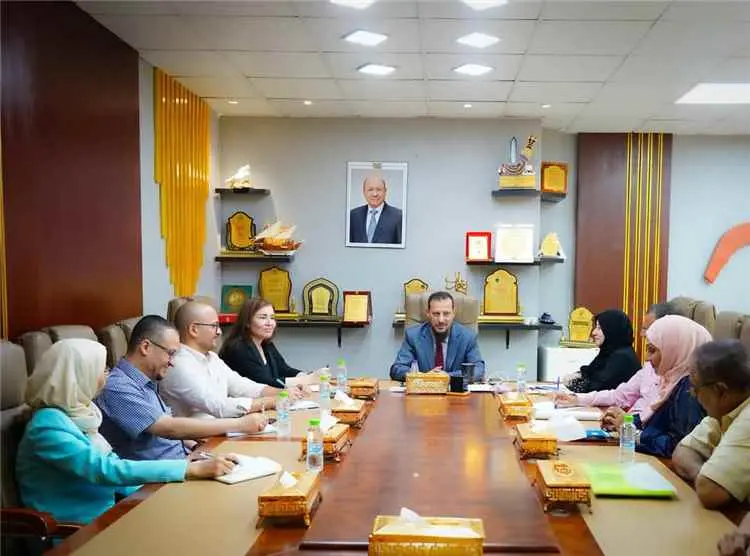 المحافظ شيخ يبحث مع وفد أممي سبل دعم وتمكين المرأة...