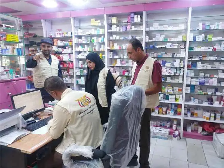 مكتب الصحة بساحل حضرموت ينفذ حملة تفتيشية على الصي...
