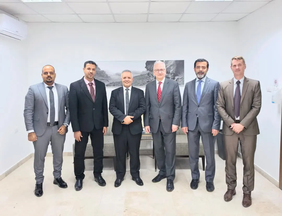 الوزير اليافعي يبحث مع السفير الألماني ومدير بنك (KfW) دعم المؤسسات الوطنية وتطوير الخدمات الاجتماعية