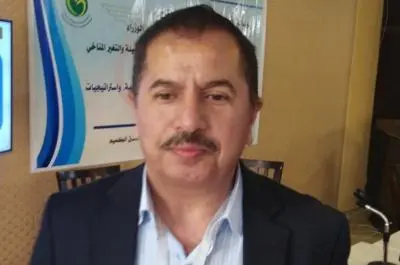 ثوابة يحذر من مخاطر البلاستيك على الصحة