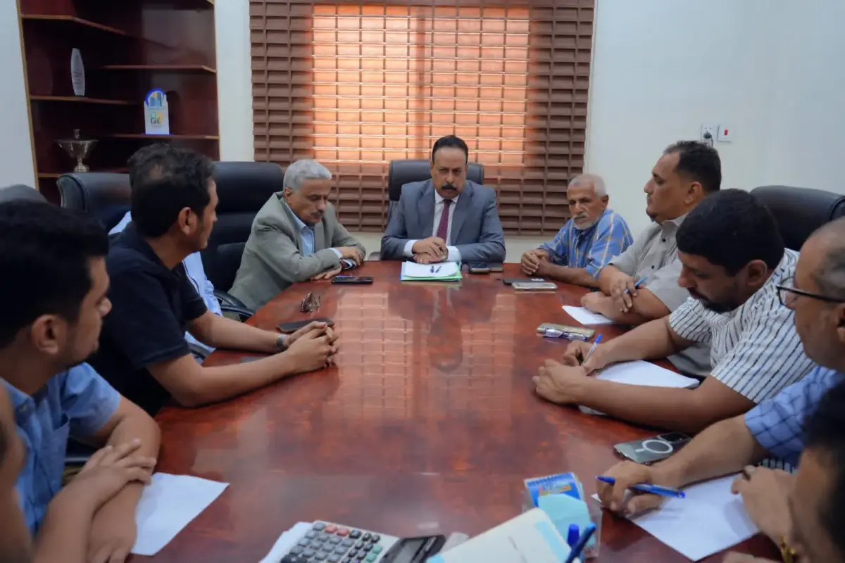 وزير الأشغال يؤكد ضرورة مضاعفة جهود صيانة وتأهيل ا...
