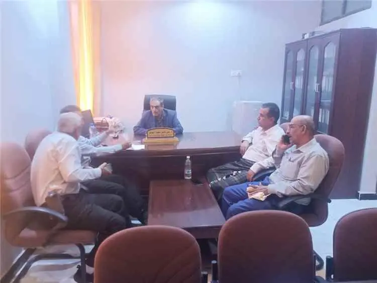 مناقشة أوضاع القطاع الصحي بشبوة وتأثير تراجع الدعم الدولي على خدماته.