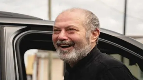 قاض أمريكي يسمح بترحيل إمام مسجد في ويسكونسن دافع...