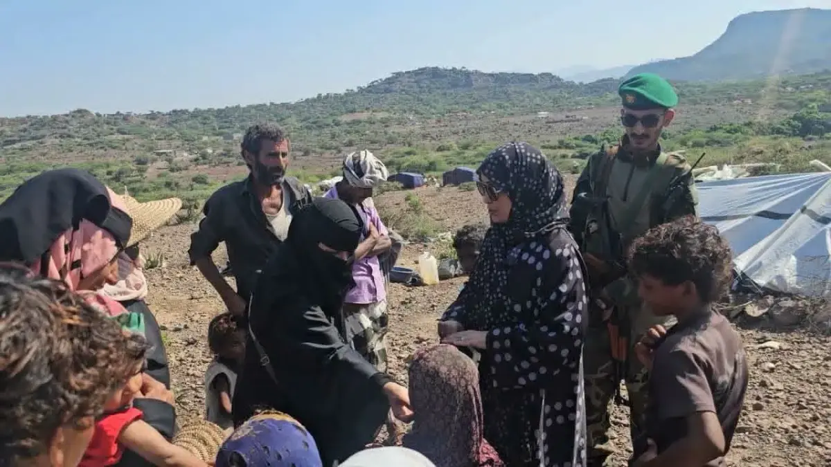 وزيرة الشؤون القانونية تزور مخيمات النازحين في مدي...
