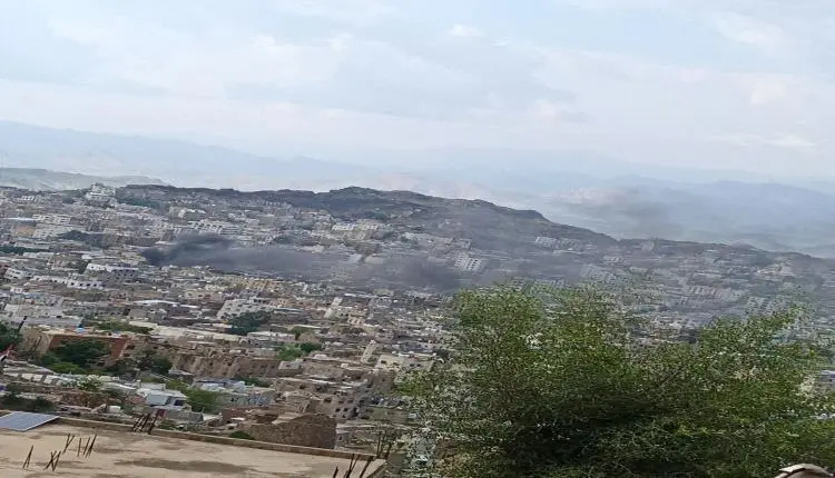 الحوثي يواصل قصف قرى تعز.. 23 قذيفة تستهدف مناطق س...