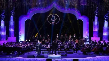 "استقالة رئيس الأوبرا المصرية وانسحاب الفنانين".....
