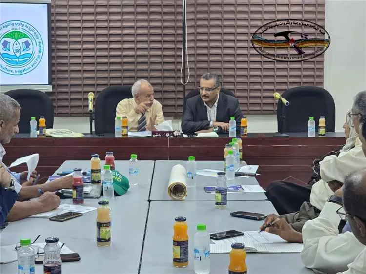 هيئة المساحة الجيولوجية ووزارة الزراعة والري تبحثا...
