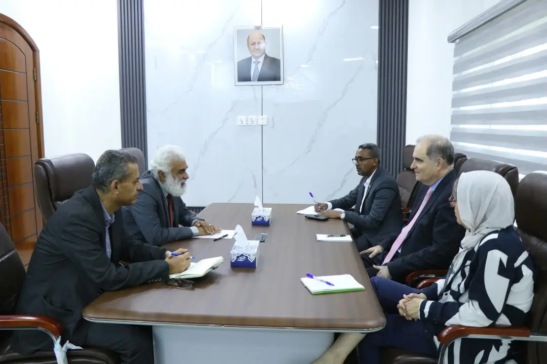 الوزير الفقمي يبحث مع مستشار وكيل الأمين العام للأ...