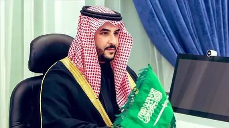 وزير الدفاع السعودي يبحث الشراكة الدفاعية مع أمريك...