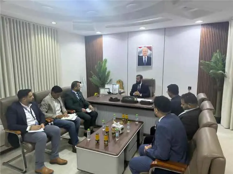 محافظ أبين يلتقي رئيس بعثة منظمة الهجرة الدولية ويبحثان تعزيز التدخلات الإنسانية والتنموية في المحافظة
