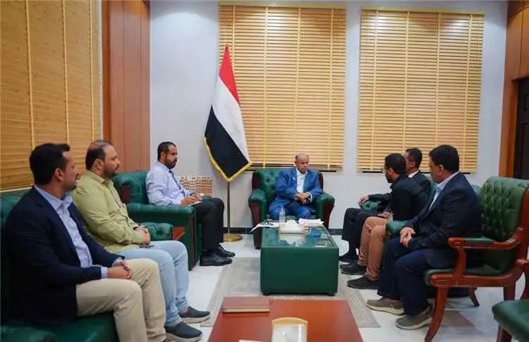 عضو مجلس القيادة محافظ حضرموت يطلع على مشروع تعزيز...