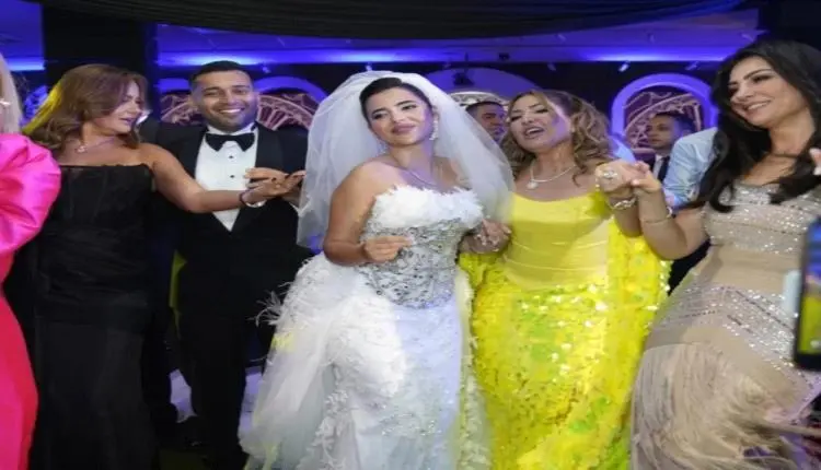 بالدبكة والغناء.. صابرين تحتفل بزفاف ابنها نور بحضور نجوم الفن