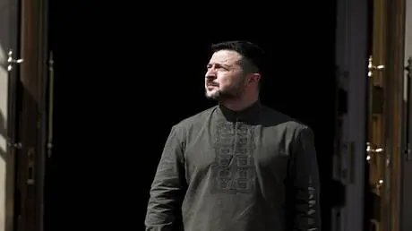 "أزمة تسليح أم ثقب أسود للفساد؟: زيلينسكي يبرر الع...