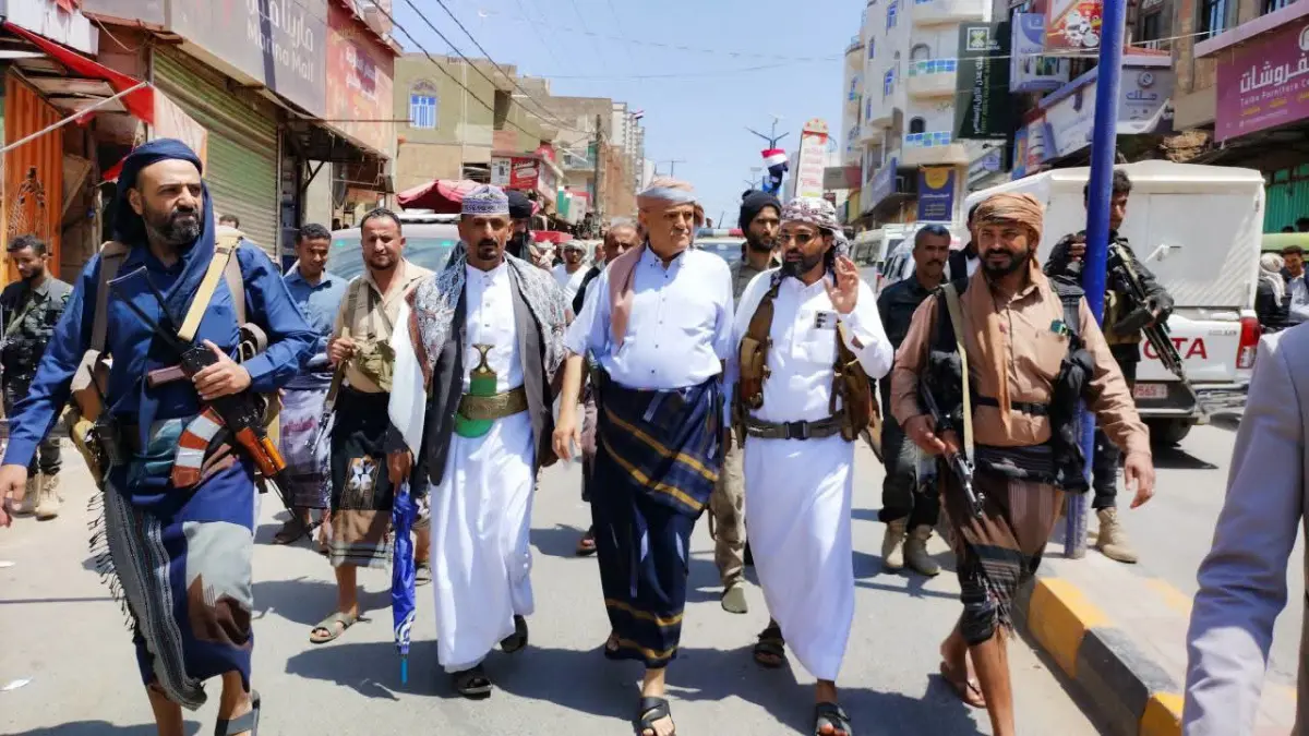 محافظ تعز يشيد بالاستجابة الشعبية والرسمية الواسعة...