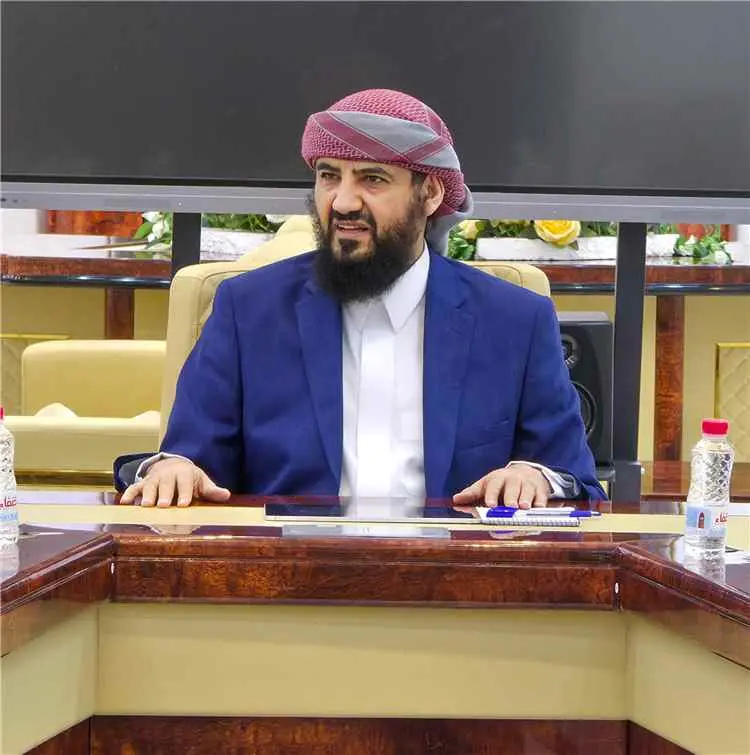 المحرمي يوجّه برفع الجاهزية العسكرية ومواجهة أي تحركات حوثية