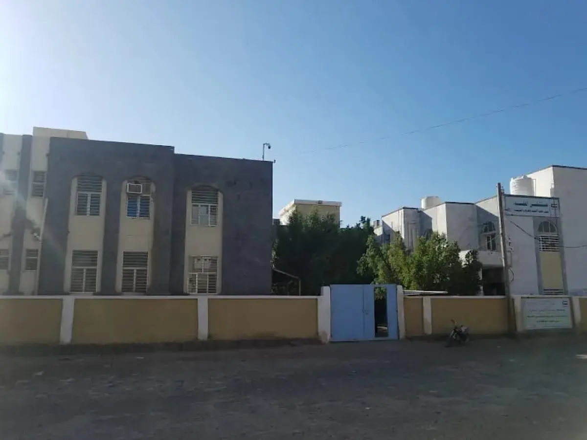 الصحة اليمنية: 80% من المرافق الصحية في 5 مديريات...