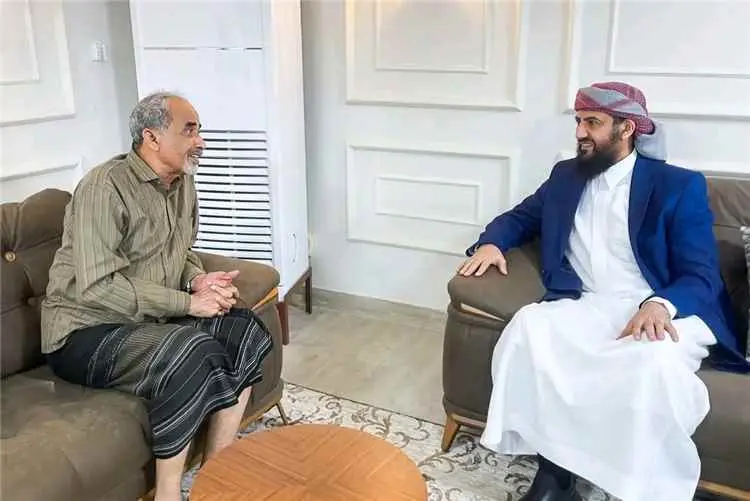 لقاء عسكري حاسم في عدن.. المحرّمي والصبيحي يبحثان تحركات الحوثي والاستعداد للمواجهة