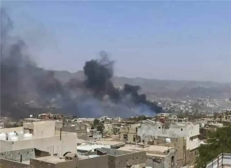 مقتل رضيع وإصابة طفل آخر بقصف حوثي استهدف منطقة ال...