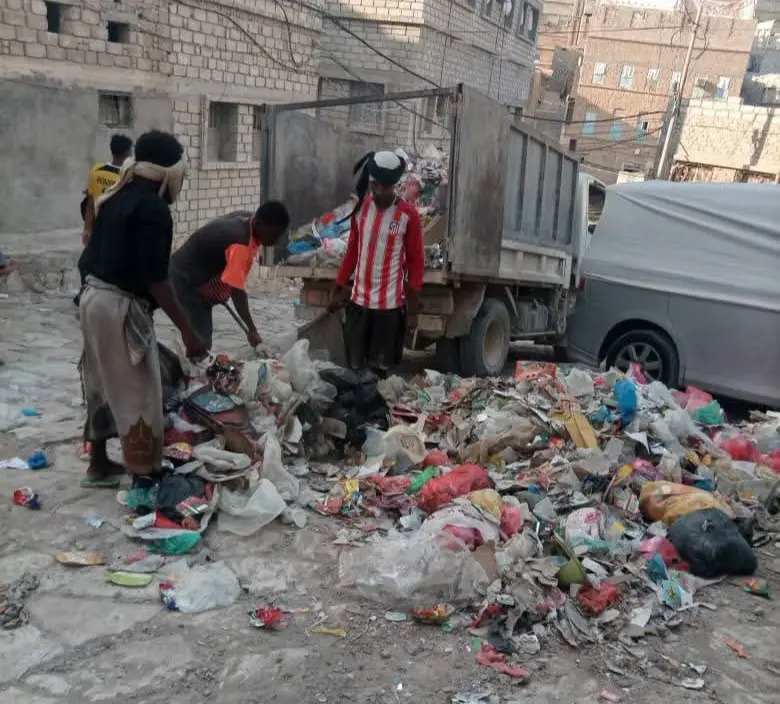 مشروع نظافة مديرية مدينة المكلا يُنفّذ حملة نظافة...