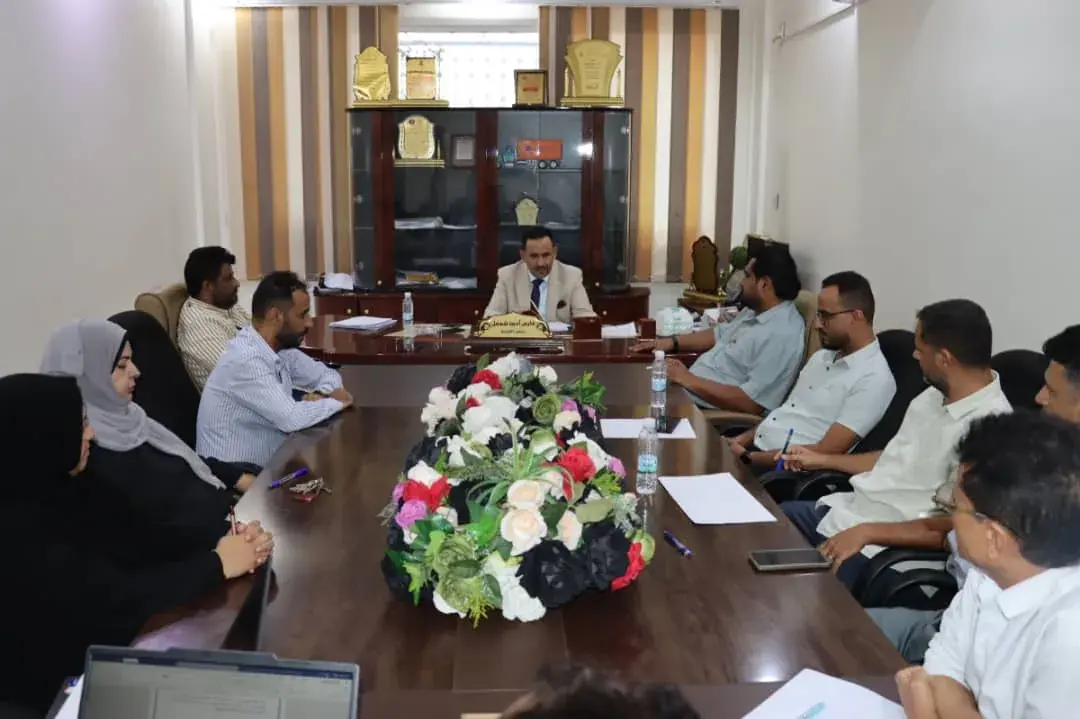 رئيس هيئة النقل البري يترأس اجتماعاً بمدراء العموم ويناقش معهم مستجدات العمل 