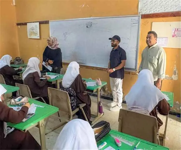بن جرادي يوجه بإصلاح منظومة الطاقة الكهربائية في ثانوية باكثير النموذجية للبنات بصيرة