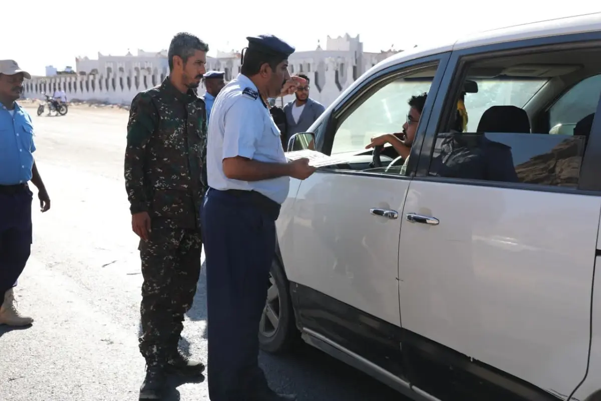 العميد الجابري يدشّن حملة أمنية موسعة لضبط المركبات والدراجات النارية غير المرقمة بساحل حضرموت