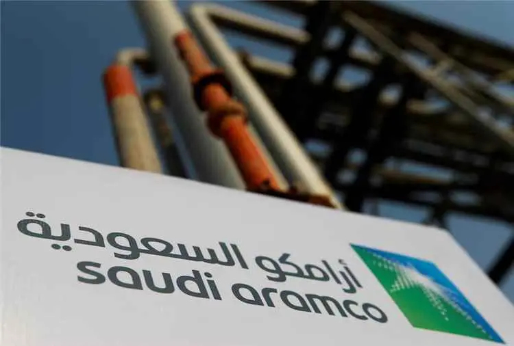 السعودية تخفض اسعار النفط الخام إلى  أدنى مستوى في...