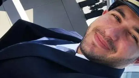 كيف استطاع الطيار العماني رغم ملفه المريب أن يقود طائرة باتجاه إسرائيل؟