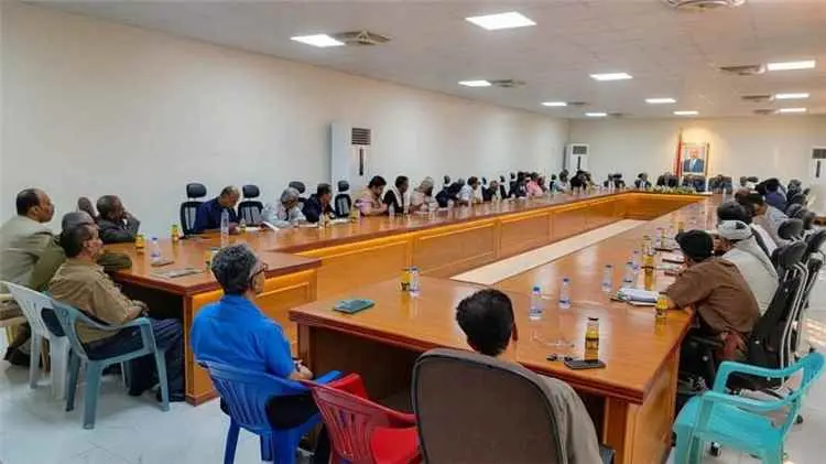 تنفيذي شبوة يؤكد إلتزامه وتأييده لقرارات وتوجهات ا...
