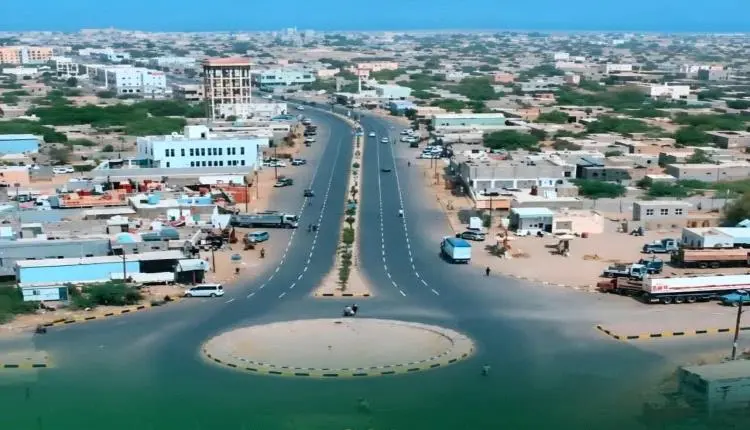 عاجل: العمالقة الجنوبية تدخل أولى قرى مديرية المخا...