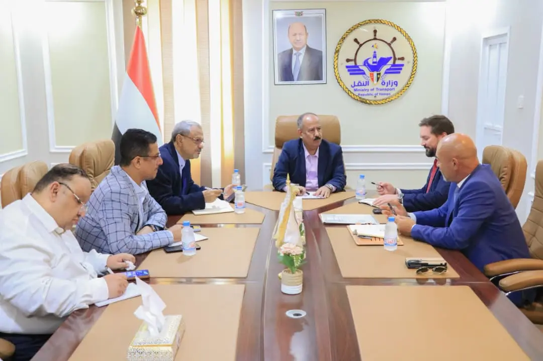 وزير النقل يبحث مع شركة "فالار" الامريكية ترتيبات المرحلة الثانية لمشروع تعزيز أمن الطيران المدني