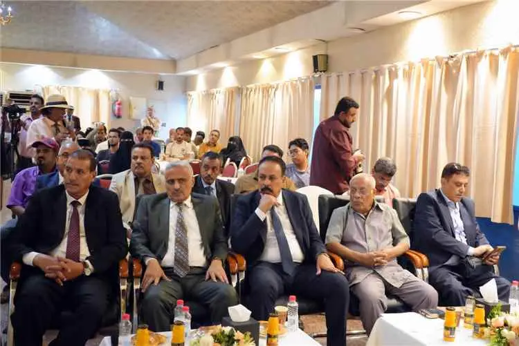 بمناسبة اليوم العالمي والعربي للإسكان .. وزير الأشغال يفتتح ورشة حول المرونة المجتمعية في عدن